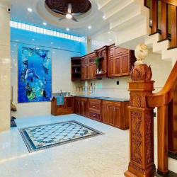 Biệt thự cao cấp ngay ngã tư ga giáp gò vấp quận 12