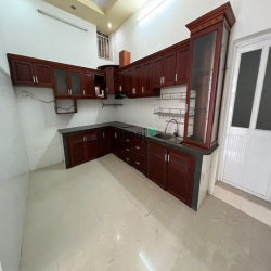 Bán nhà 1 trệt 1 lầu đường Nguyễn Văn Hoa P.Thống Nhất. SHR Giá 4,8 tỷ