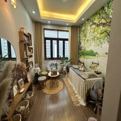 nhà 5 tầng mặt tiền đường bình giã