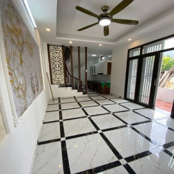 Nhà 4 Tầng, Giá 2.4 tỷ, Gần chợ, Eco Home Phúc Lợi, Ô tô sát cửa.