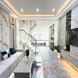 Nhà 4 lầu, 4PN,ngay ngã tư ga, Đường TL 26, DT:4.6x12m, hướng đông bắc