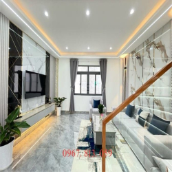 Nhà 4 lầu, 4PN,ngay ngã tư ga, Đường TL 26, DT:4.6x12m, hướng đông bắc