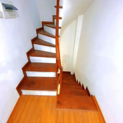 Bán nhà Võng Thị - Phường Bưởi - Diện Tích 50m2 xây 4 tầng - Mt 4m.