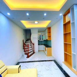 Bán nhà Võng Thị - Phường Bưởi - Diện Tích 50m2 xây 4 tầng - Mt 4m.