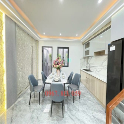 Nhà 4 lầu, 4PN,ngay ngã tư ga, Đường TL 26, DT:4.6x12m, hướng đông bắc