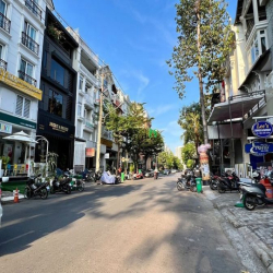 Nhà phố kinh doanh đường lớn khu Hưng Gia 5, Phú Mỹ Hưng giá thuê tốt