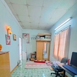 Nhà cần bán, mặt tiền hẻm , hẻm xe hơi thông, Bình Thọ Thủ Đức