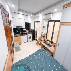 CCMN Cầu Giấy ô tô đỗ cửa lô góc 75m2 7 tầng 15PKK giá chỉ 12.5 tỷ