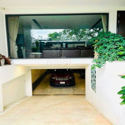 Bán Nhà Phố Nguyễn Hoàng Quận 2, DT 140m2 giá 36 tỷ, SHR alo e Nhi ạ