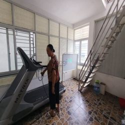 Bán nhà phố Xã Đàn quận Đống Đa 41m 6T MT 4.3m giá 5.5 tỷ.