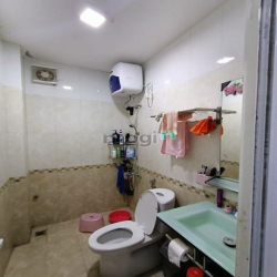 Bán nhà phố Xã Đàn quận Đống Đa 41m 6T MT 4.3m giá 5.5 tỷ.