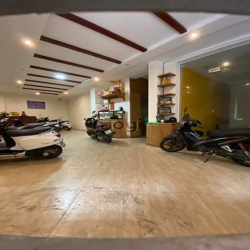 Bán nhà dòng tiền Nguyễn Thị Định, ô tô tránh, lo góc, 22 phòng, 131m2