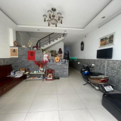 bán gấp Nhà HXT thông tránh Bùi Đình Tuý P.24 BT 136m2, 3PN, 8 tỷ9