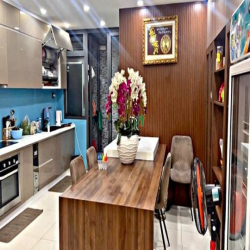 Nhà đẹp Mê Mẩn 5 tầng 5m x 18m = 7 tỷ x Trần Thị Hè Quận 12 TPHCM