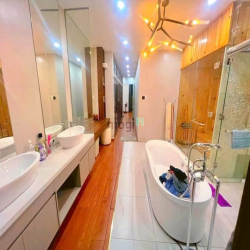 Nhà đẹp Mê Mẩn 5 tầng 5m x 18m = 7 tỷ x Trần Thị Hè Quận 12 TPHCM