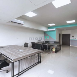 Cho thuê văn phòng có sẵn bàn ghế nội thất trung tâm Quận 2