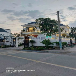 Bán nhà mt C18, Phường 12, Tân Bình. DT: 10x20m. Giá: 52 tỷ