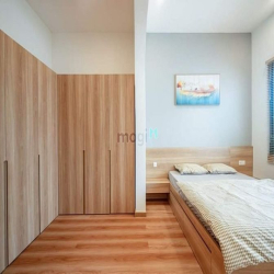 Nhà bán gần Vincom quận 7, 100m2, hẻm xe hơi, chỉ 8 tỷ hơn