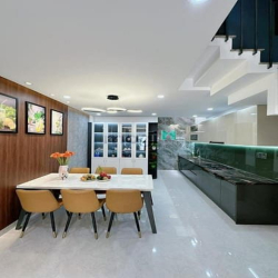 Cần bán gấp nhà Phan Đăng Lưu, Phú Nhuận, 55m2, giá 3tỷ200,SHR