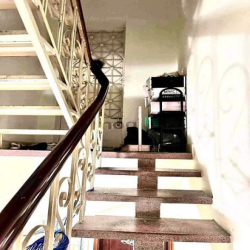 Bán Nhà Tân Bình - Ngay Hội Chợ - HXH Thông - Sát Mặt Tiền.