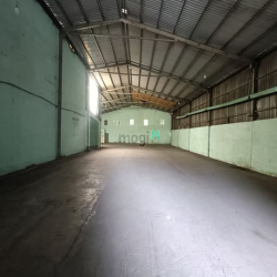 Xưởng cho thuê dt 700m2 giá 60tr Quốc Lộ 1A Bình Chánh
