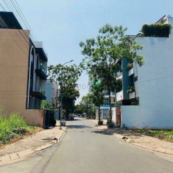 Chủ gửi em Nhi nền Biệt Thự dự án Nam Long, Phú Hữu Quận 9 giá 17.3 ty