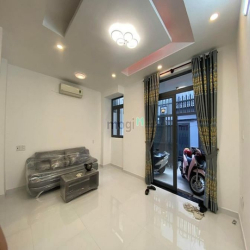 Nhà đẹp 2 tầng - DT: 5.5m x 16m - Phan Văn Trị - Giá chỉ 93tr/m2