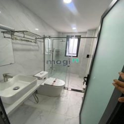 Nhà đẹp 2 tầng - DT: 5.5m x 16m - Phan Văn Trị - Giá chỉ 93tr/m2