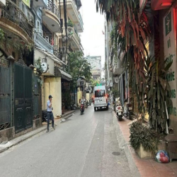 Bán Nhà 5 Tầng_Ô GÓC_PHÂN LÔ ÔTÔ_KD Ngõ 1194 Đường Láng, Đống Đa_8,8tỷ