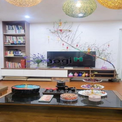 Cho thuê căn hộ trung cư số 4 Chính Kinh diện tích 110m2 3 phòng ngủ