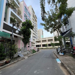 Bán nhà thương mại 5 lầu khu phố Hưng Gia 1, Phú Mỹ Hưng có thang máy