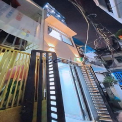 ✔️  Bán nhà ngay Ngã Tư Hàng Xanh Bình Thạnh - 13m2 - 3 tầng - 1.85 tỷ