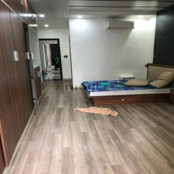 Bán nhà hẻm 6m lạc long quân quận 11 80m2 5 tầng nhỉnh 9 tỷ.TL