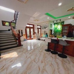 SIÊU BIỆT THỰ 11,1m x  12,6m =  10.85 tỷ Bà Điểm Hóc Môn TPHCM