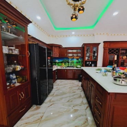 SIÊU BIỆT THỰ 11,1m x  12,6m =  10.85 tỷ Bà Điểm Hóc Môn TPHCM