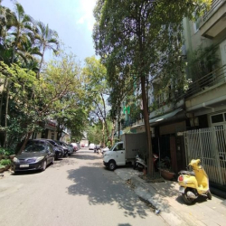 Đầu tư-ôtô tránh vỉa hè KD-2 thoáng , Đống Đa. 75m 5T MT5m giá 20.2 tỷ