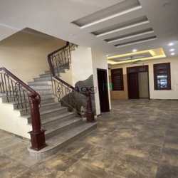 Đầu tư-ôtô tránh vỉa hè KD-2 thoáng , Đống Đa. 75m 5T MT5m giá 20.2 tỷ