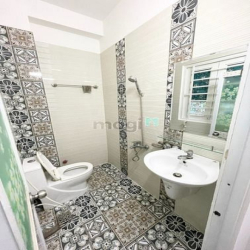 Căn hộ dịch vụ FULL nội thất - có cửa sổ đón nắng