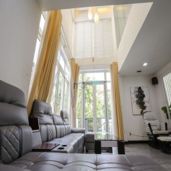 Cho Thuê Biệt Thự Đơn lập , Hồ Bơi , Nam Thông 1 Pmh ,Q7 hcm
