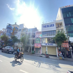 Cho thuê nhà 22 Nguyễn Gia Trí, Q. Bình Thạnh - DT 8x20m, 1 trệt 3 lầu