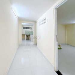 Diện tích 64m2. Mặt Tiền 4.5m. Hẻm thông 3.4m. Tiện xây Căn Hộ Dịch Vụ