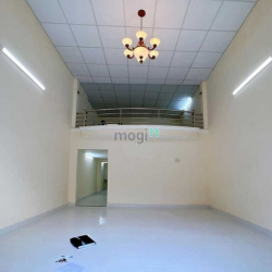 Diện tích 64m2. Mặt Tiền 4.5m. Hẻm thông 3.4m. Tiện xây Căn Hộ Dịch Vụ