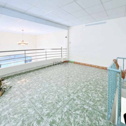 Diện tích 64m2. Mặt Tiền 4.5m. Hẻm thông 3.4m. Tiện xây Căn Hộ Dịch Vụ