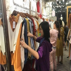 Cho thuê mặt bằng kinh doanh shop quần áo phố ĐỖ QUANG - CẦU GIẤY