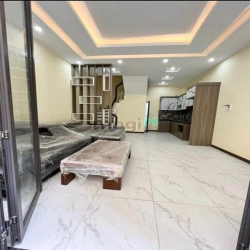 Bán nhà Cổ Linh Thạch Bàn Long Biên 35m 4,5 tầng ngõ ô tô 3,45 tỷ