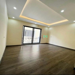 Bán nhà Cổ Linh Thạch Bàn Long Biên 35m 4,5 tầng ngõ ô tô 3,45 tỷ