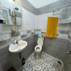 Hẻm Xe Hơi Quay Đầu - 42M2 - 3 TẦNG - 3PN - 4 WC - VIP - NHỈNH 4 TỶ TL