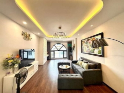 Bán Nhà Mặt Phố Quận Đống Đa. View Hồ. KD Sầm Uất. DT 60M. Giá 24,5 Tỷ