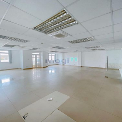 Văn phòng view thoáng  80m2 Giá rẻ đường lê Trung Nghĩa