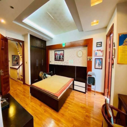Biệt thự sân vườn Trần Quý Kiên 100m2 hơn 17 tỷ